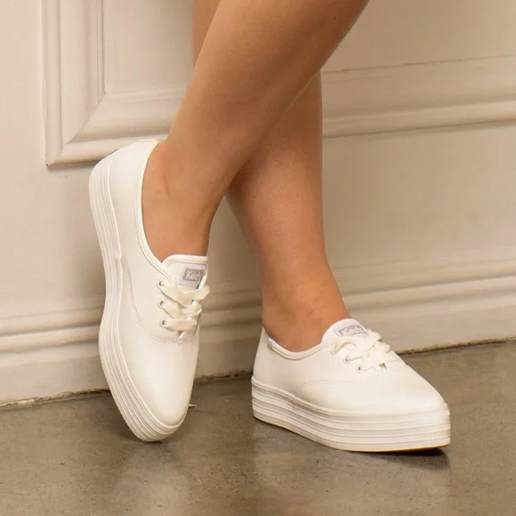 NIB$70 Keds Point Iridescent Platform Lace-Up Sneaker in White sz